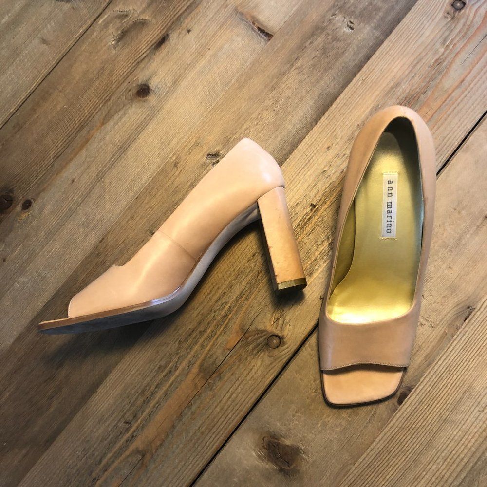 Ann Marino Uptown Nude Vachetta Leather Pumps Size 9